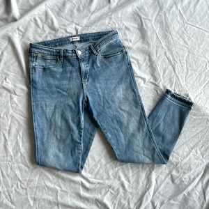 WRANGLERS | Mid-Rise Skinny Jeans with Raw Frayed Hem